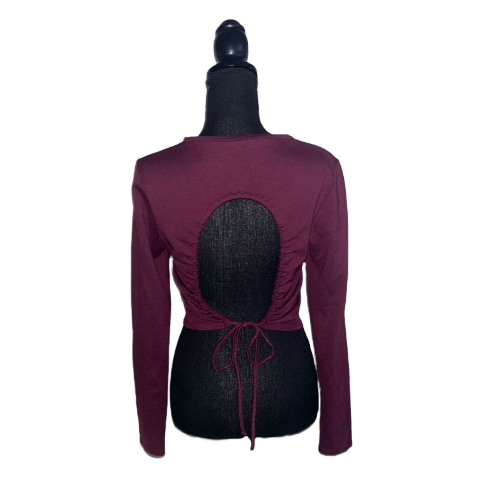 5/25$ ✨ Open Back Burgundy Long Sleeves Crop Top - Picture 2 of 7